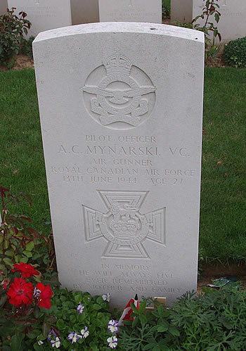 Grave of PO Andrew Mynarski